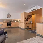 Lovelystay - Sunshine In The Heart Of Graca Apartamento *