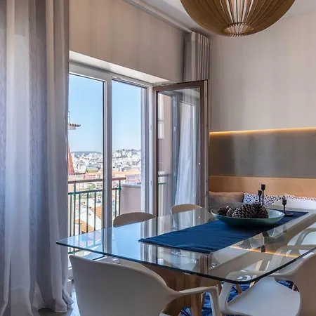 Lovelystay - Sunshine In The Heart Of Graca Apartamento