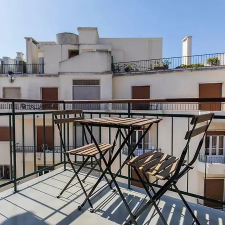 Lovelystay - Sunshine In The Heart Of Graca Appartamento *