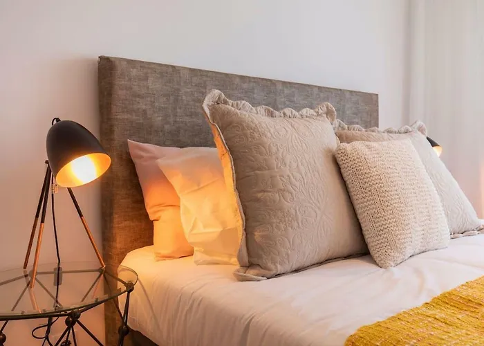 Lovelystay - Sunshine In The Heart Of Graca 아파트